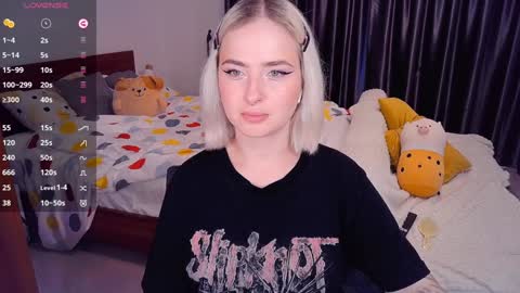 Snapshot of shyfoxxxy chatting on December 6, 2024, 8:26 am Effie online show from December 6, 2024, 8:26 am