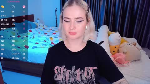 Snapshot of shyfoxxxy chatting on December 8, 2024, 3:13 pm Effie online show from December 8, 2024, 3:13 pm