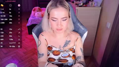 Snapshot of shyfoxxxy chatting on December 18, 2024, 7:08 pm Effie online show from December 18, 2024, 7:08 pm