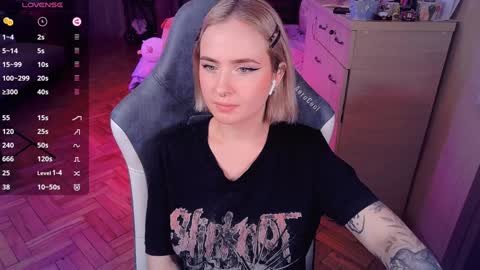 Snapshot of shyfoxxxy chatting on January 14, 2025, 8:59 pm Effie online show from January 14, 2025, 8:59 pm