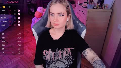 Snapshot of shyfoxxxy chatting on January 25, 2025, 8:21 pm Effie online show from January 25, 2025, 8:21 pm