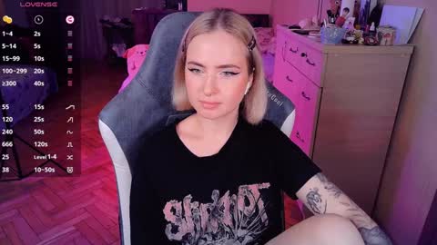 Snapshot of shyfoxxxy chatting on January 30, 2025, 1:22 am Effie online show from January 30, 2025, 1:22 am