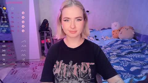 Snapshot of shyfoxxxy chatting on February 6, 2025, 1:32 pm Effie online show from February 6, 2025, 1:32 pm