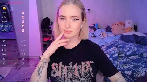 Snapshot of shyfoxxxy chatting on February 9, 2025, 7:52 pm Effie online show from February 9, 2025, 7:52 pm