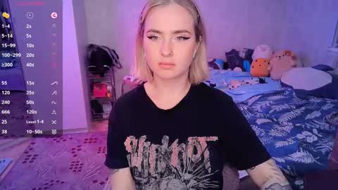 Snapshot of shyfoxxxy chatting on February 16, 2025, 4:42 pm Effie online show from February 16, 2025, 4:42 pm
