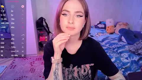 Snapshot of shyfoxxxy chatting on February 19, 2025, 8:31 pm Effie online show from February 19, 2025, 8:31 pm