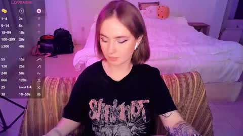 Snapshot of shyfoxxxy chatting on February 23, 2025, 4:46 pm Effie online show from February 23, 2025, 4:46 pm