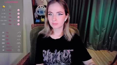 Snapshot of shyfoxxxy chatting on September 10, 2025, 9:20 am Effie online show from September 10, 2025, 9:20 am