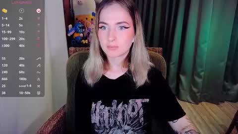 Snapshot of shyfoxxxy chatting on September 26, 2025, 9:02 am Effie online show from September 26, 2025, 9:02 am