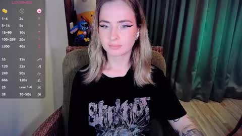 Snapshot of shyfoxxxy chatting on October 8, 2025, 7:06 am Effie online show from October 8, 2025, 7:06 am