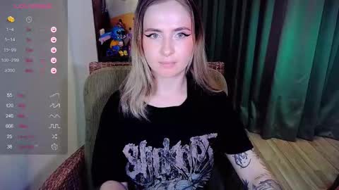 Snapshot of shyfoxxxy chatting on October 17, 2025, 7:27 pm Effie online show from October 17, 2025, 7:27 pm