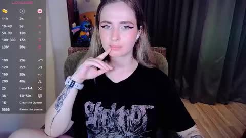 Snapshot of shyfoxxxy chatting on October 18, 2025, 7:36 pm Effie online show from October 18, 2025, 7:36 pm