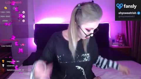 Snapshot of shysweetrish chatting on November 17, 2025, 12:16 am shysweetrish online show from November 17, 2025, 12:16 am