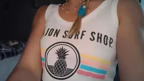 Snapshot of shyy_petitebaby chatting on November 30, 2025, 4:11 pm shypetitebaby online show from November 30, 2025, 4:11 pm