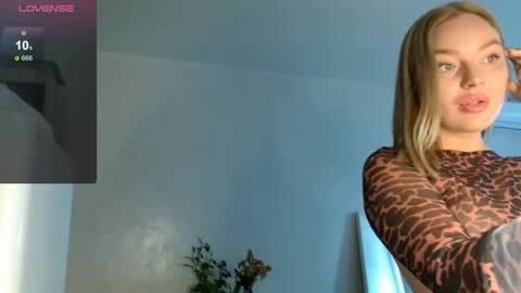 Snapshot of siberian_girl_ chatting on September 15, 2025, 1:49 am Eva online show from September 15, 2025, 1:49 am