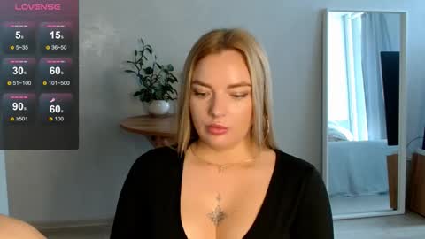 Snapshot of siberian_girl_ chatting on September 19, 2025, 3:19 am Eva online show from September 19, 2025, 3:19 am