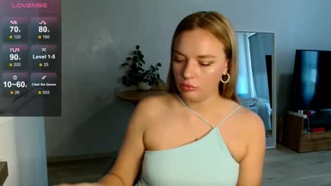 Snapshot of siberian_girl_ chatting on September 27, 2025, 1:32 am Eva online show from September 27, 2025, 1:32 am
