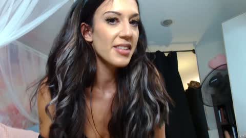 Snapshot of siclianprincess chatting on October 18, 2025, 7:36 pm Miss Meadow Gotti Romano online show from October 18, 2025, 7:36 pm