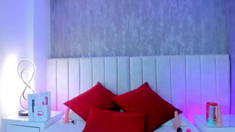 Snapshot of sienna_lorengb chatting on February 11, 2025, 12:05 pm Camila Vargas online show from February 11, 2025, 12:05 pm