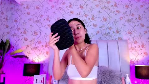 Snapshot of sienna_lorengb chatting on February 13, 2025, 12:11 pm Camila Vargas online show from February 13, 2025, 12:11 pm