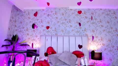 Snapshot of sienna_lorengb chatting on February 14, 2025, 3:15 pm Camila Vargas online show from February 14, 2025, 3:15 pm