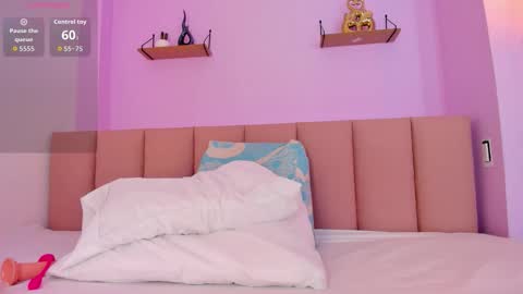 sienna_mg12 online show from November 12, 2025, 12:05 pm