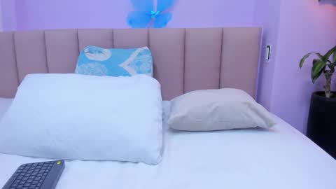 sienna_mg12 online show from November 29, 2025, 11:57 am