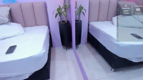 sienna_mg12 online show from December 1, 2025, 12:21 pm