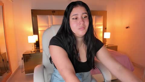 Snapshot of siennaa_rose chatting on November 8, 2025, 11:43 am Sienna online show from November 8, 2025, 11:43 am