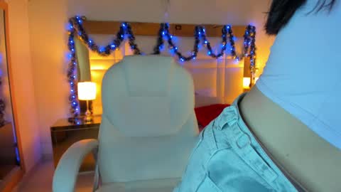 Snapshot of siennaa_rose chatting on November 24, 2025, 12:27 pm Sienna online show from November 24, 2025, 12:27 pm