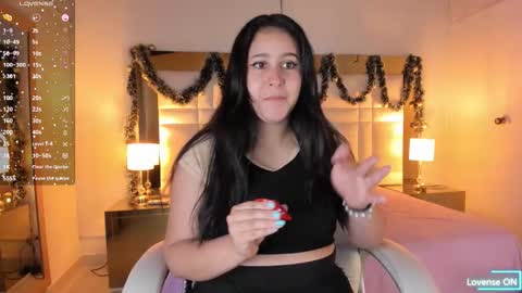 Snapshot of siennaa_rose chatting on December 3, 2025, 11:30 am Sienna online show from December 3, 2025, 11:30 am