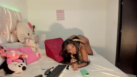 Snapshot of sierra_violet chatting on January 18, 2025, 1:19 am sierra_violet online show from January 18, 2025, 1:19 am
