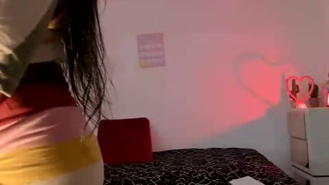 Snapshot of sierra_violet chatting on February 18, 2025, 5:42 am sierra_violet online show from February 18, 2025, 5:42 am