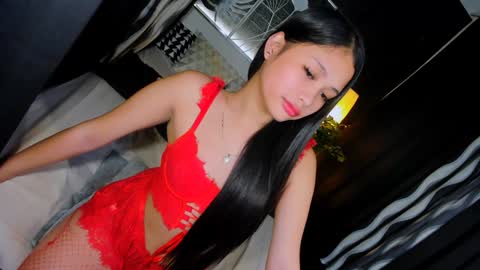 Snapshot of sierracoxriches chatting on January 20, 2025, 2:32 am Belle online show from January 20, 2025, 2:32 am
