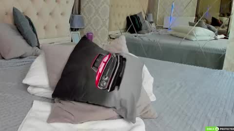 Snapshot of silascollins chatting on October 15, 2025, 4:01 am SilasCollins online show from October 15, 2025, 4:01 am