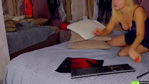 Snapshot of silascollins chatting on October 19, 2025, 10:05 am SilasCollins online show from October 19, 2025, 10:05 am