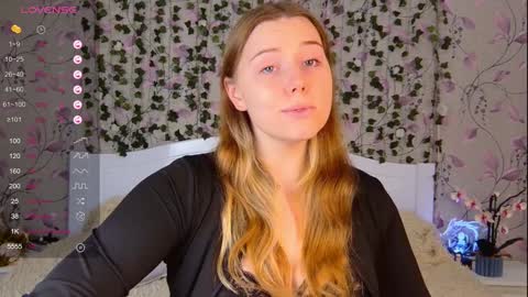 Chloe online show from December 14, 2024, 2:10 pm