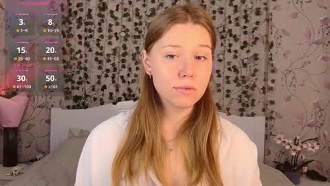 Chloe online show from October 1, 2025, 5:35 am