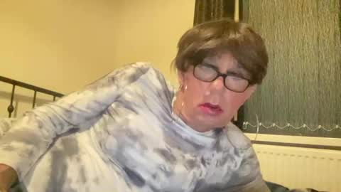 silkacollins online show from November 21, 2025, 9:24 pm