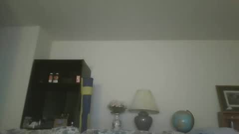 Snapshot of silverfunfox chatting on November 27, 2025, 1:24 pm silverfunfox online show from November 27, 2025, 1:24 pm