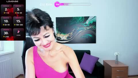 Snapshot of silvia_wallec chatting on September 19, 2025, 5:42 am Silvia Wallec online show from September 19, 2025, 5:42 am