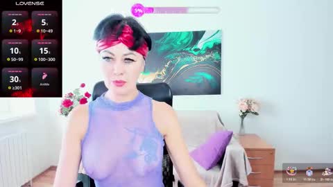 Snapshot of silvia_wallec chatting on October 30, 2025, 6:48 am Silvia Wallec online show from October 30, 2025, 6:48 am