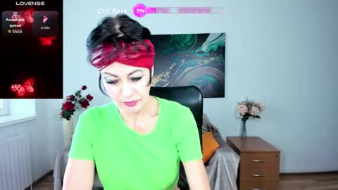 Snapshot of silvia_wallec chatting on November 12, 2025, 11:54 am Silvia Wallec online show from November 12, 2025, 11:54 am