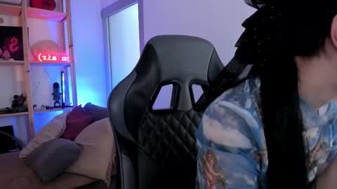 Snapshot of sima_wendy chatting on November 3, 2025, 7:20 am Wendy help me get get 69 likes online show from November 3, 2025, 7:20 am