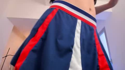 Snapshot of sima_wendy chatting on November 16, 2025, 7:14 am Wendy help me get get 69 likes online show from November 16, 2025, 7:14 am