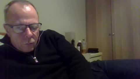 Snapshot of simon56691 chatting on February 1, 2025, 6:40 pm simon56691 online show from February 1, 2025, 6:40 pm