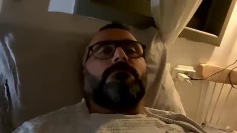 Si online show from November 1, 2025, 9:39 pm