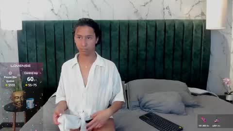 Snapshot of simon_durand chatting on March 3, 2025, 10:06 am simon_durand online show from March 3, 2025, 10:06 am