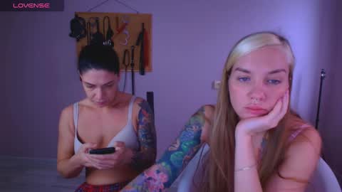 simona_moonshine online show from November 18, 2025, 9:25 am