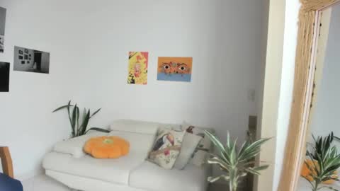 Snapshot of simone_4201 chatting on December 2, 2024, 5:59 pm Sim. online show from December 2, 2024, 5:59 pm